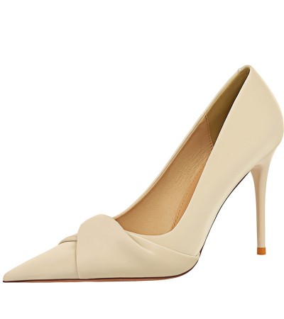 High-heeled shoes