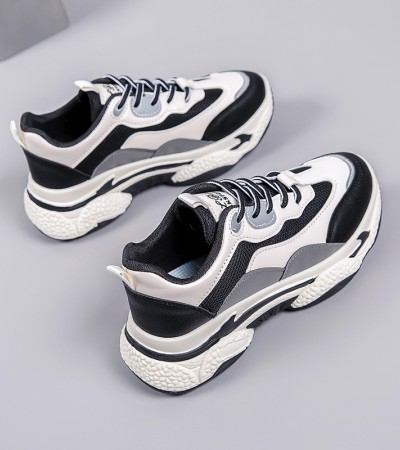 Lightweight thick-soled sports shoes