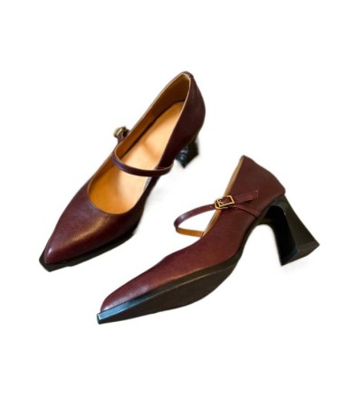 French pointed high-heeled shoes